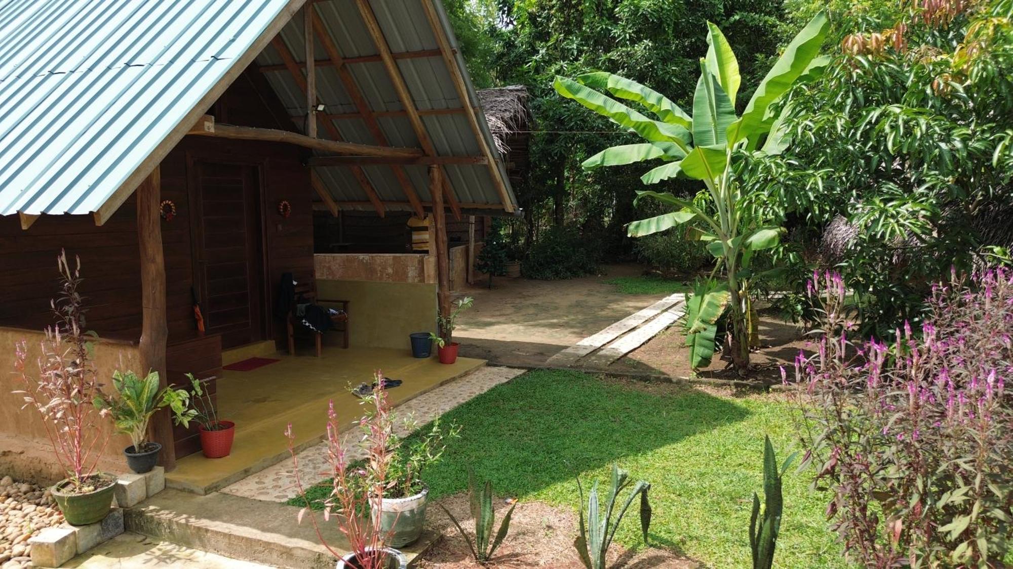 Maika Safari Lodge Udawalawe Exterior photo